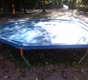 Trampolin nicht gerade in gutem zustand