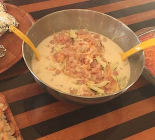 Lunch auf einem Motu in der Lagune