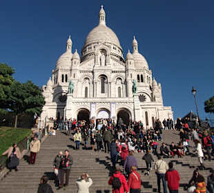Der Sacré-Coeur, 10 Min zu Fuß vom Hotel Des Arts