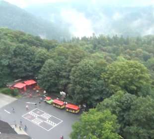 Entlang der Festungsmauer