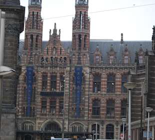 Luxus-Kaufhaus Magna Plaza