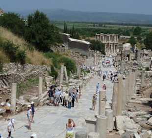Straße zur Bibliothek