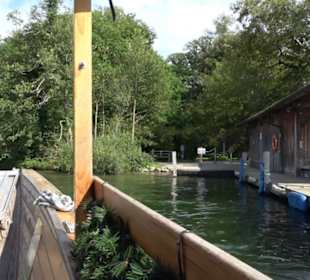 Schifffahrt zur Roseninsel