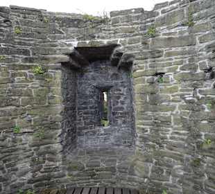 Auf der Stadtmauer in Conwy