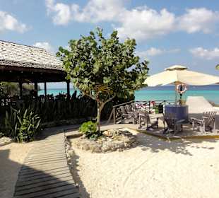 Strandbar und Restaurant an der Playa Porto Mari