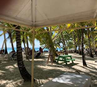 Mittagessen mit eigenem Buffet am Traumstrand