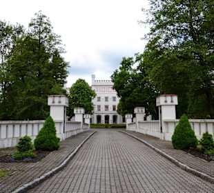 Starawieś - Zespół Pałacowo-Parkowy