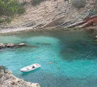 Kleine Bucht zu Fuß erreichbar 