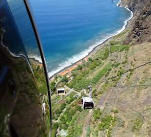 Abfahrt nach Faja dos Padres mit der Seilbahn