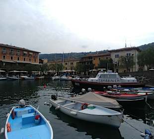 Hafen Torri del Benaco