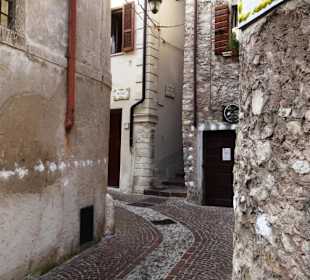 Streifzug durch die Altstadt von Limone
