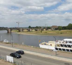 Blick von der Brühlschen Terrasse auf Elbe