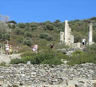 Alte Kirche Ruine, Landgang