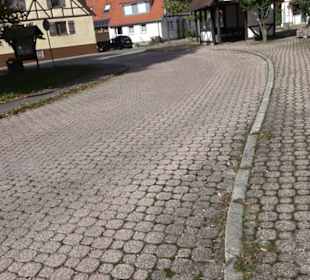 Dorfbrunnen am Backhaus Lonsingen