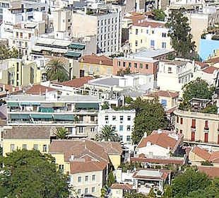 Blick von Piraeus auf Athen/Stadt