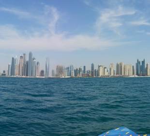 Dubai Marina vom Wasser aus