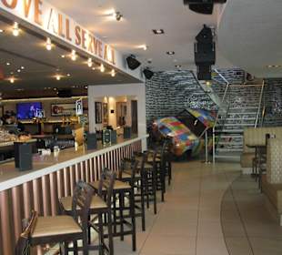 Hard Rock Cafe gegenüber Hotel Lindner