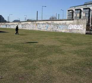 Original Mauer in der Bernauer Str. Nähe Nordbhf.