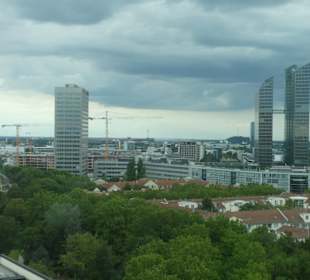 M'Uniqo Rooftop Bar: Blick aus der Bar, 12. Stock