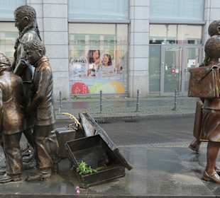 Georgenstraße; Züge in das Leben – Züge in den Tod