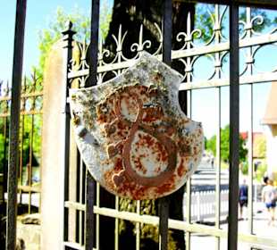 Die Hausnummer am Zaun