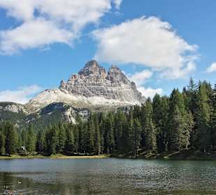 Blick von hinten auf die 3 Zinnen