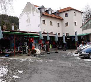 Der angrenzende Asiamarkt am Charlotte