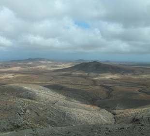 Karge beeindruckende "Mondlandschaft"