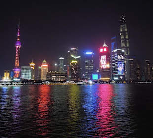 Skyline in der Nacht