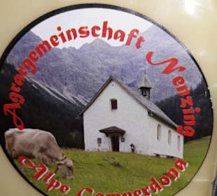 Bergkäse azs der Sennerei