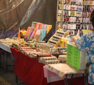 Angebot auf dem Nachtmarkt