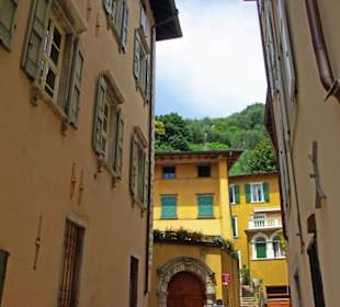 Durch den tollen Häusern