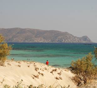 Feiner Sand mit türkisem Wasser