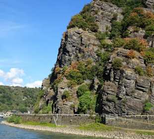 Der Loreleyfelsen aus Sicht der Schiffer