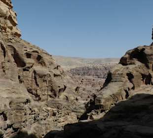 Blick vom Aufstieg zum Ed-Deir