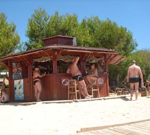 Das ist die Strandbar von Cala Marcal