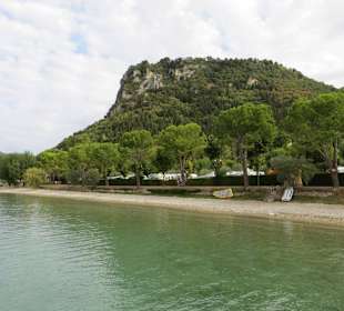 La Rocca di Garda vom See aus gesehen