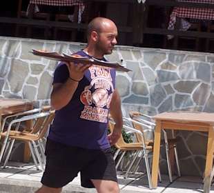 Iannis Pappas im Einsatz für seine Gäste