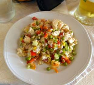 Eine Vorspeise, Hähnchenbrust-Salat!