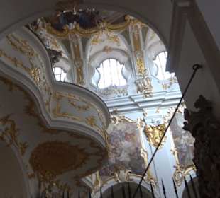 Stift Unserer Lieben Frau zur Alten Kapelle