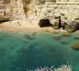 Eine der Strandbuchten von oben