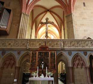 Lettner und Altar