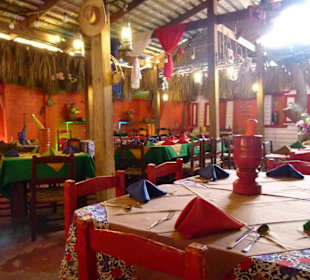 Farbenprächtige Ausstattung