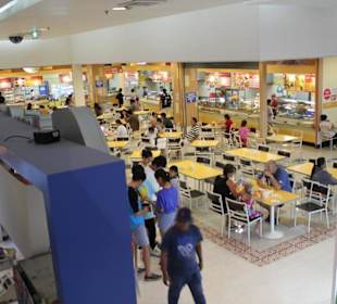 Blick über den günstigen Foodcourt