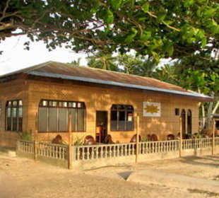 24h Hollyette's Beach & Ocean View Restaurant/Bar/Tauchclub