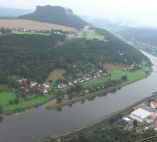 Entlang der Festungsmauer