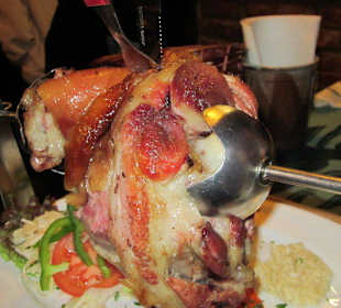 Die Spezialität "Riesen Schweinshaxe