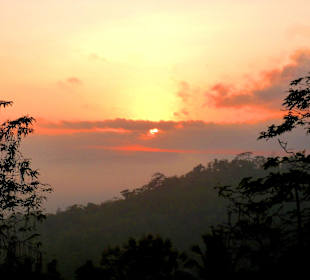 Sonnenaufgang über dem Tal 