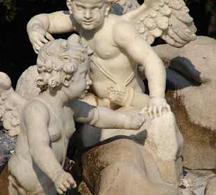 Engel im Wasserspiel