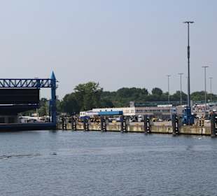 Einfahrt in eine RORO Anlage